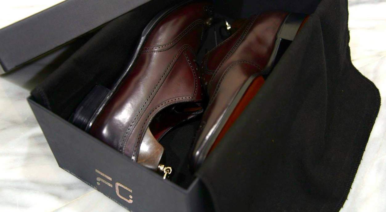 Упаковка для одежды и обуви в коробках (готовый продукт)